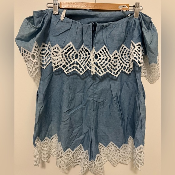 Bardot by Revolve Lace trim play suit. - Picture 4 of 6